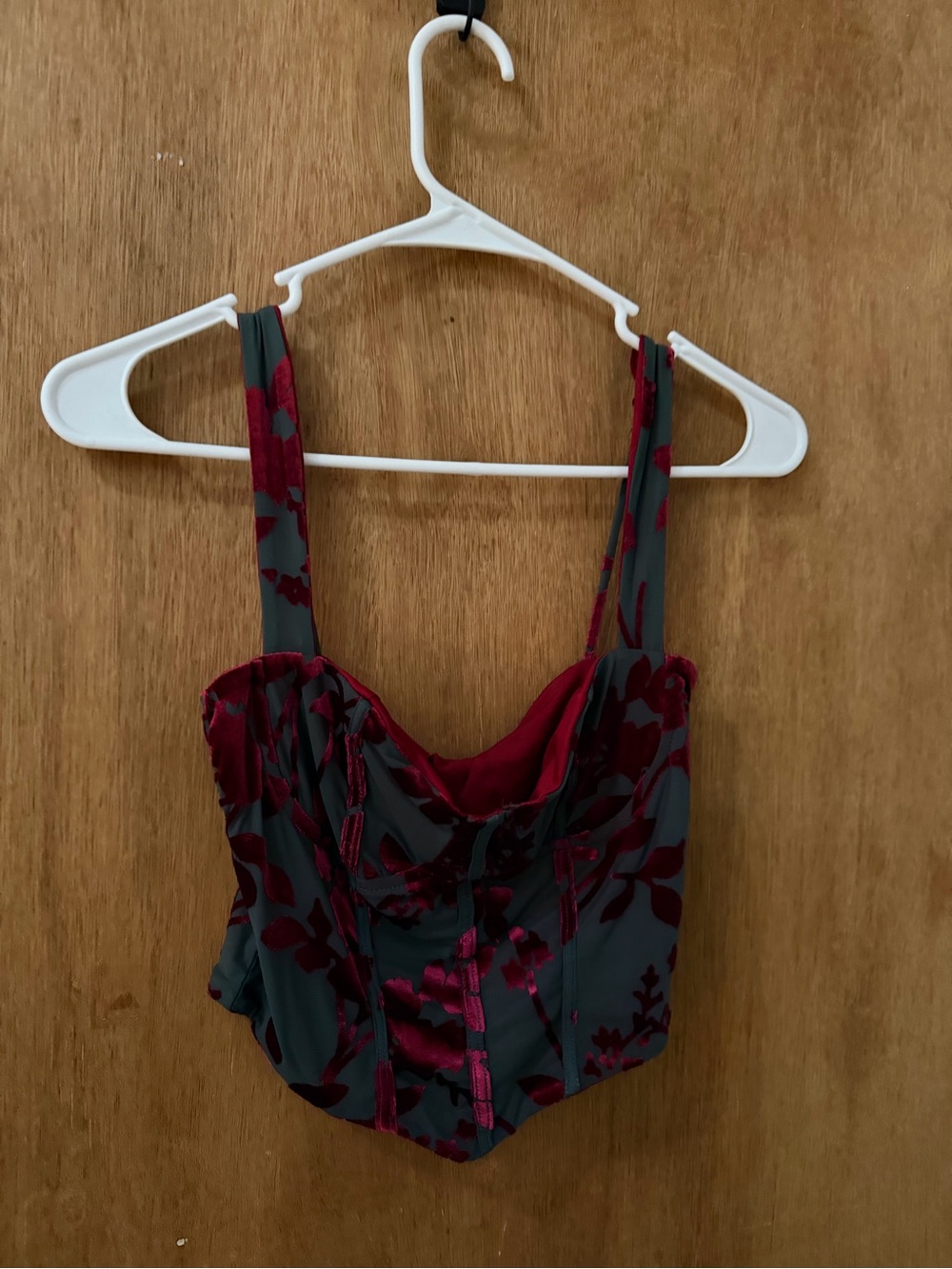 Princess Polly NWT Green and Maroon velvet top